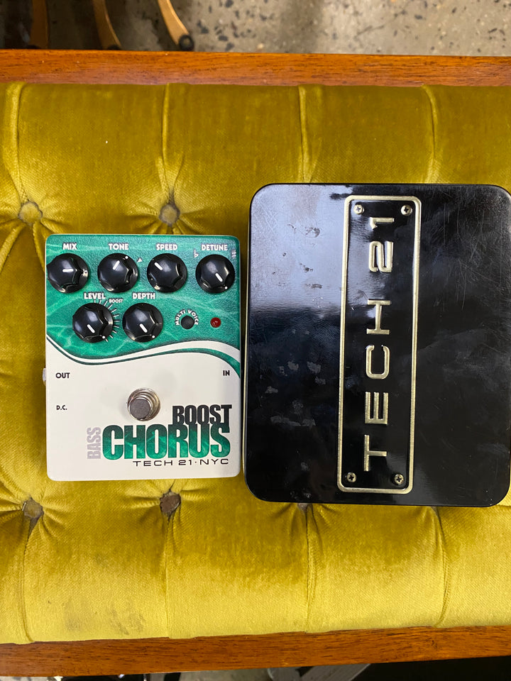 Tech 21 Boost Bass Chorus Pedal w/box ***pre loved***