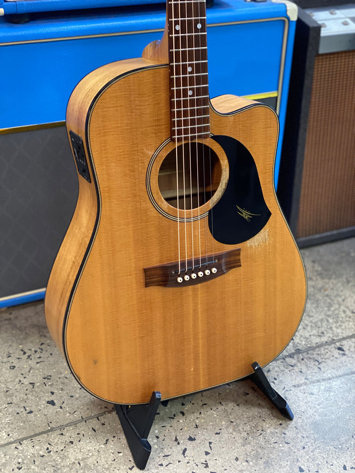 Maton EM225C "Custom Deluxe" w/case ***pre loved***