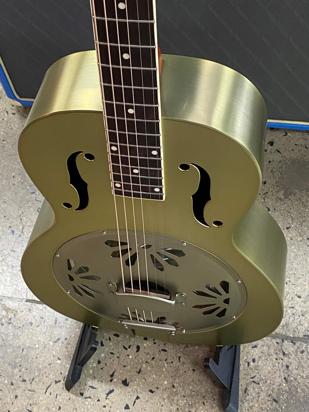 Gretsch G9202 Honey Dipper Special Round-Neck Brass Body | Bell Bronze