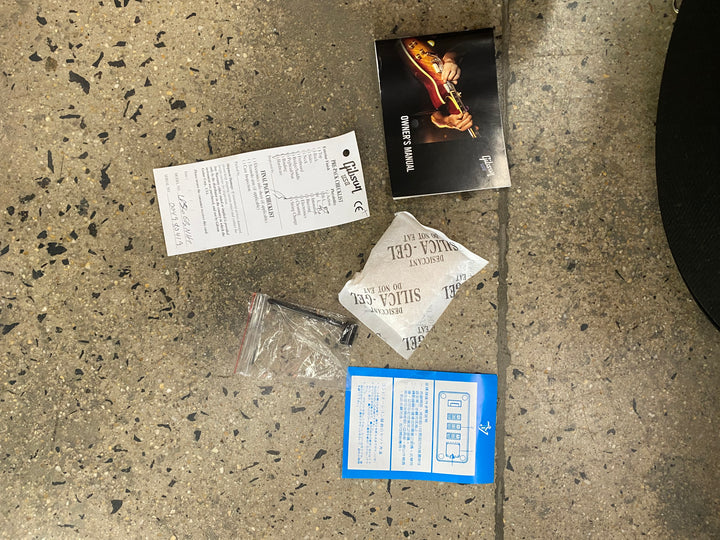 Gibson USA 2008 Les Paul Standard Ebony '60s Neck W/case ***Pre Loved***