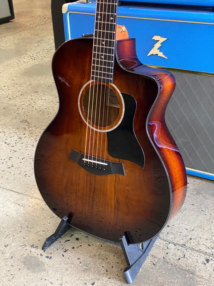 Taylor 224CE-K-DLX Acoustic Guitar w/case ***pre loved***