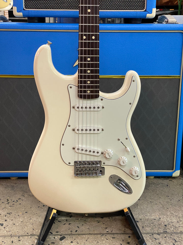 Fender 2017 MEX Stratocaster Standard RW AWT W/case ***Pre Loved***