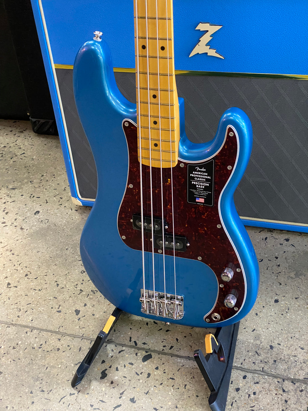 Fender American Pro Classic P Bass Maple Neck | Faded Lake Placid Blue