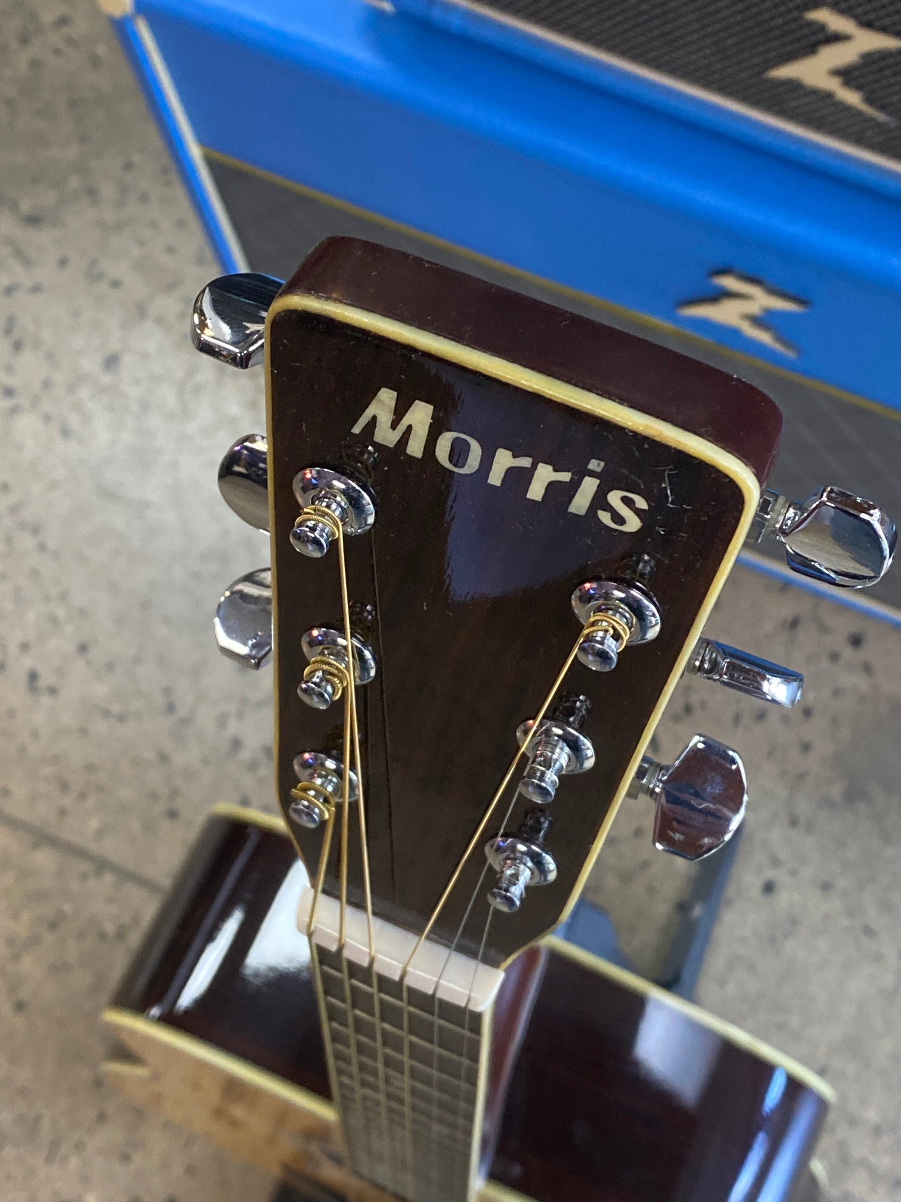 Morris Guitars 1975 W-30 Acoustic Guitar w/case ***pre loved
