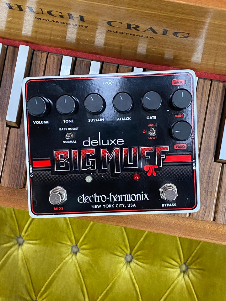 EHX Deluxe Big Muff w/box ***pre loved***