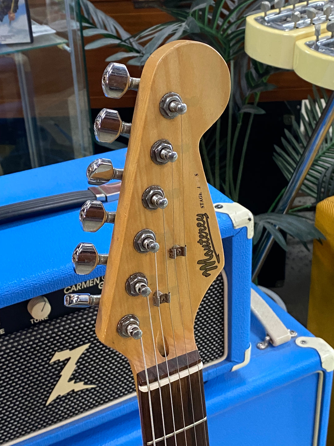 Monterey HSS Strat w/bag | Blue