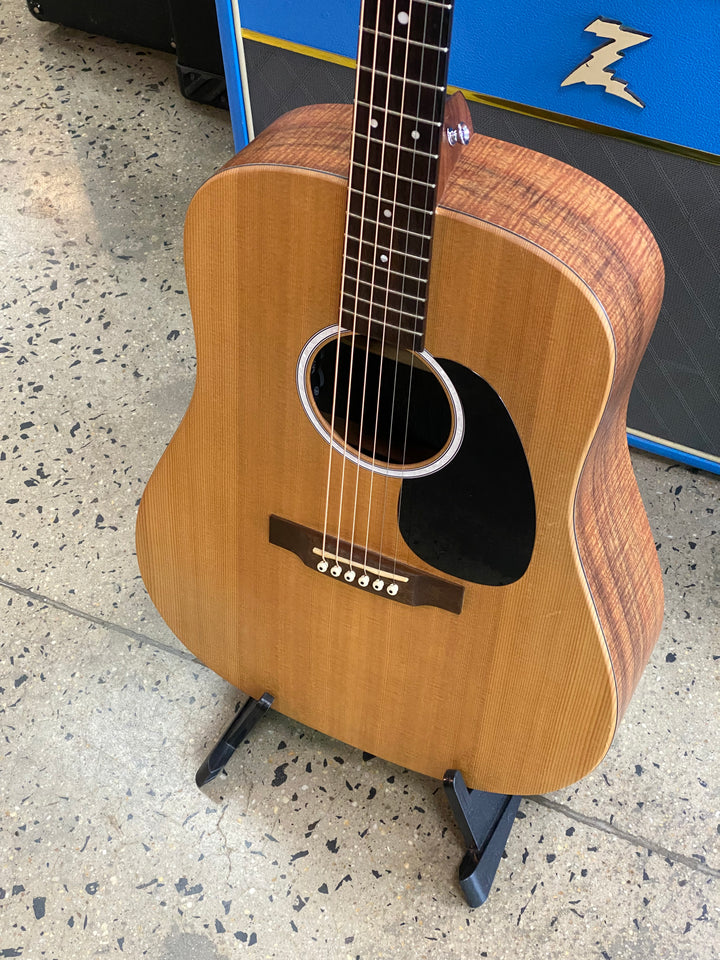 Martin Guitars DX2-E Acoustic/Electric Guitar w/bag ***pre loved***