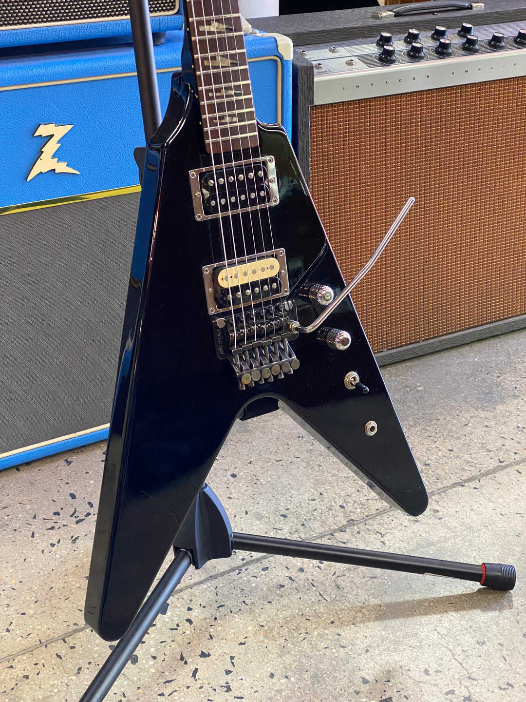 Fernandes 80s BSV Flying V *modded* w/bag | Black ***pre loved***