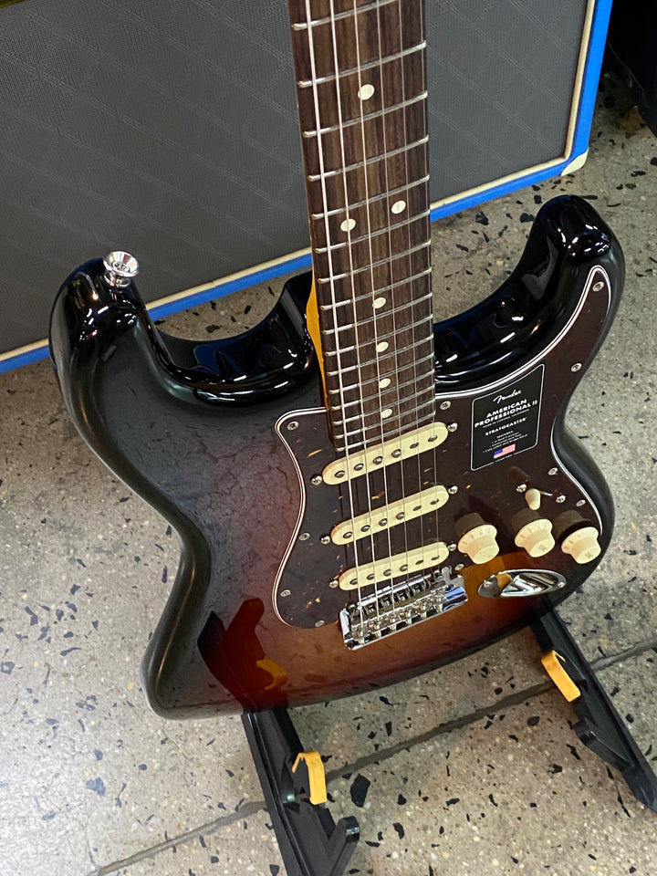 Fender American Professional II Stratocaster Rosewood | 3 Tone Sunburst