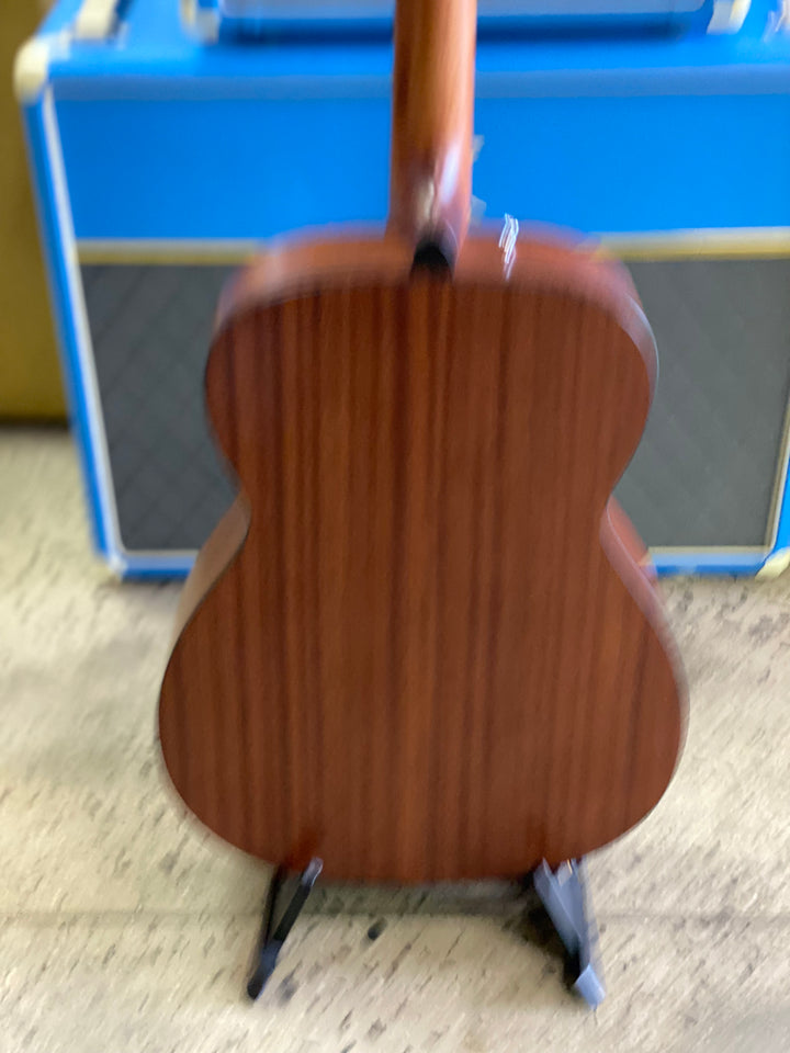 Fender CC-60S Concert Acoustic Guitar Pack V2 | All-Mahogany