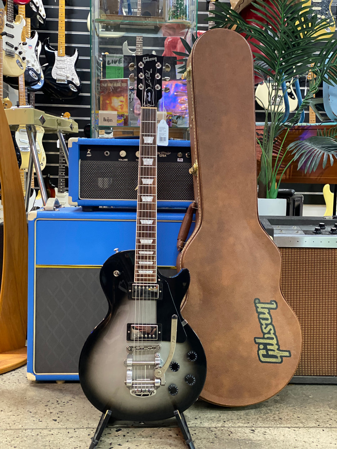 Gibson USA 2018 Studio wbigsby wcase | Silverburst ***pre loved***