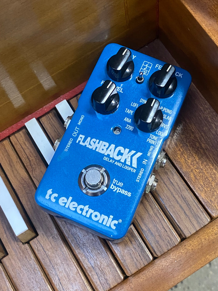 TC Electronics Flashback V1 Delay  Looper W/box ***Pre Loved***