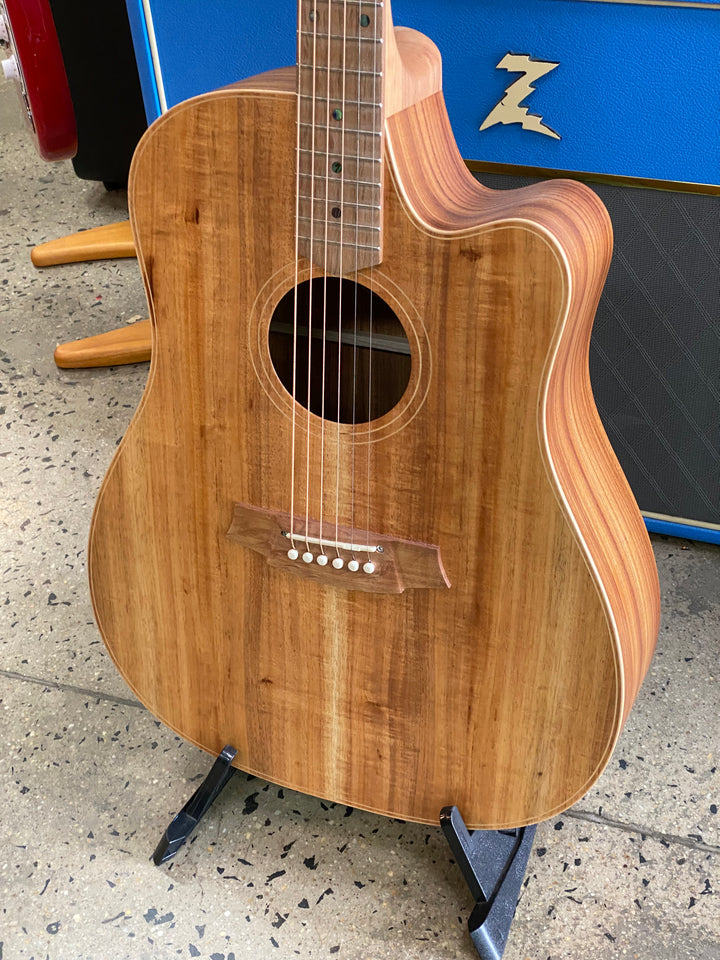 Cole Clark FL2EC All Blackwood W/case ***pre loved***