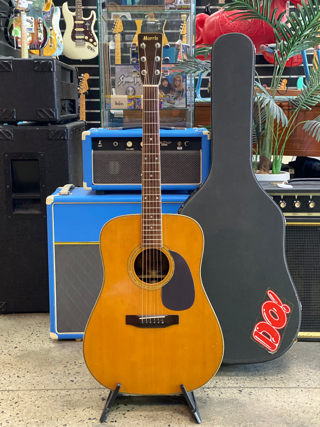 Morris W-30 Acoustic Guitar w/case ***pre loved***