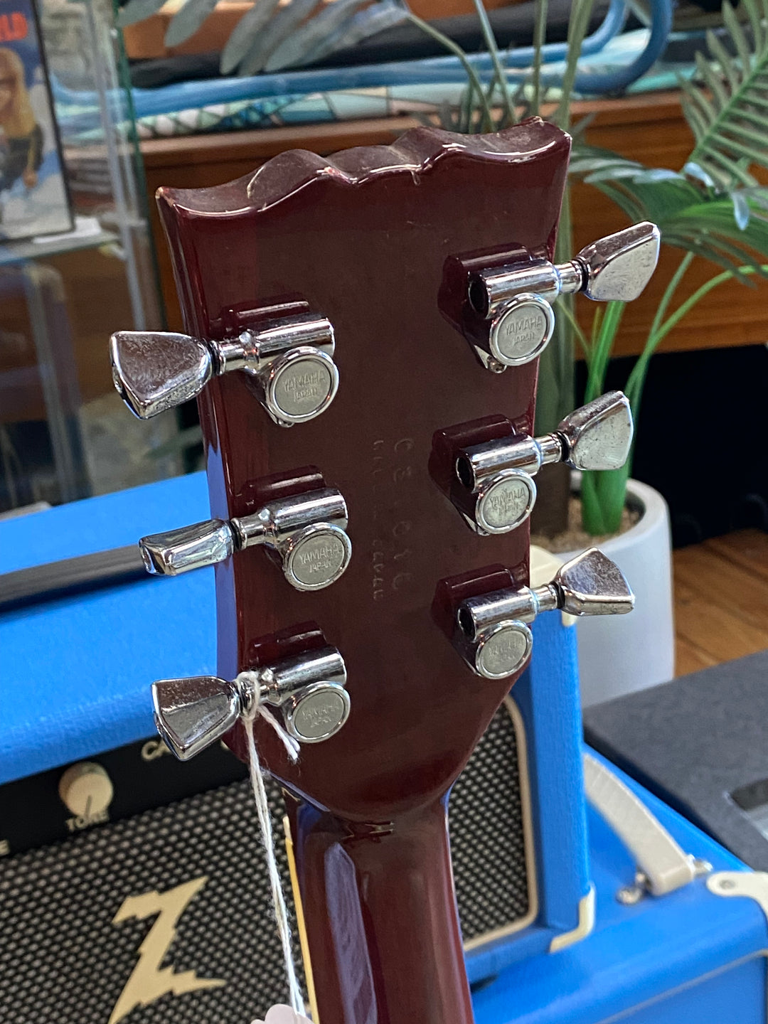 Yamaha 1981 SG800 w/case | Persimmon Red ***pre loved***