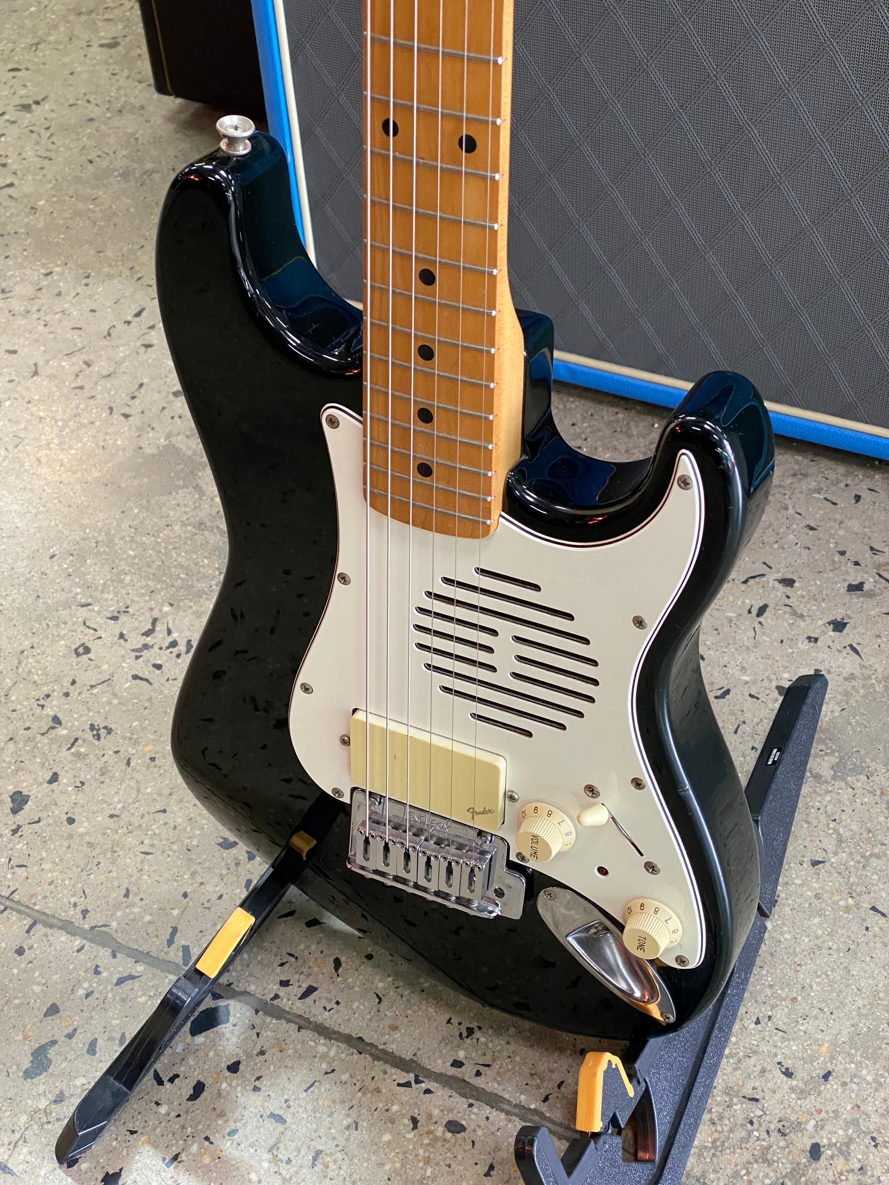 Fender Japan ST-Champ 税込販売価格 ￥39,800- 中古品 スピーカー内蔵のミニギター!! Fender Japan ST- Champ 中古品が入荷しました!! « 浜松の中古楽器の買取＆販売 ギターとリペア(修理)の事ならソニックス