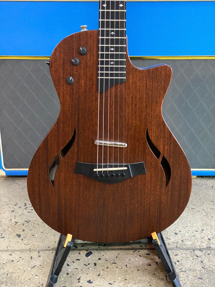 Taylor T5z Classic Electric w/bag ***pre loved***