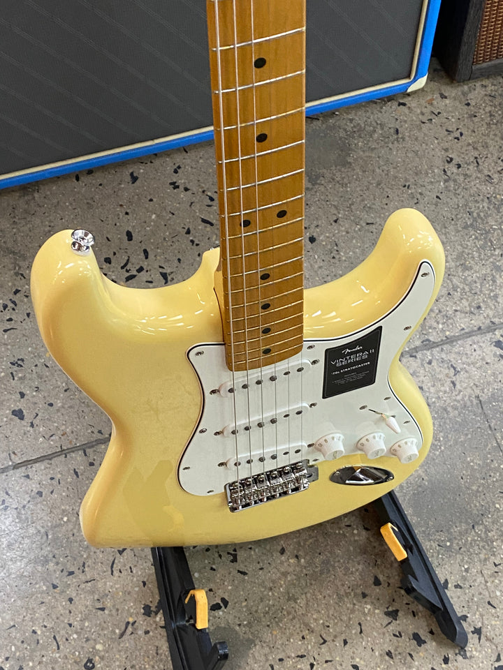 Fender 2025 Vintera II 70s Strat w/bag | Vintage White ***pre loved***