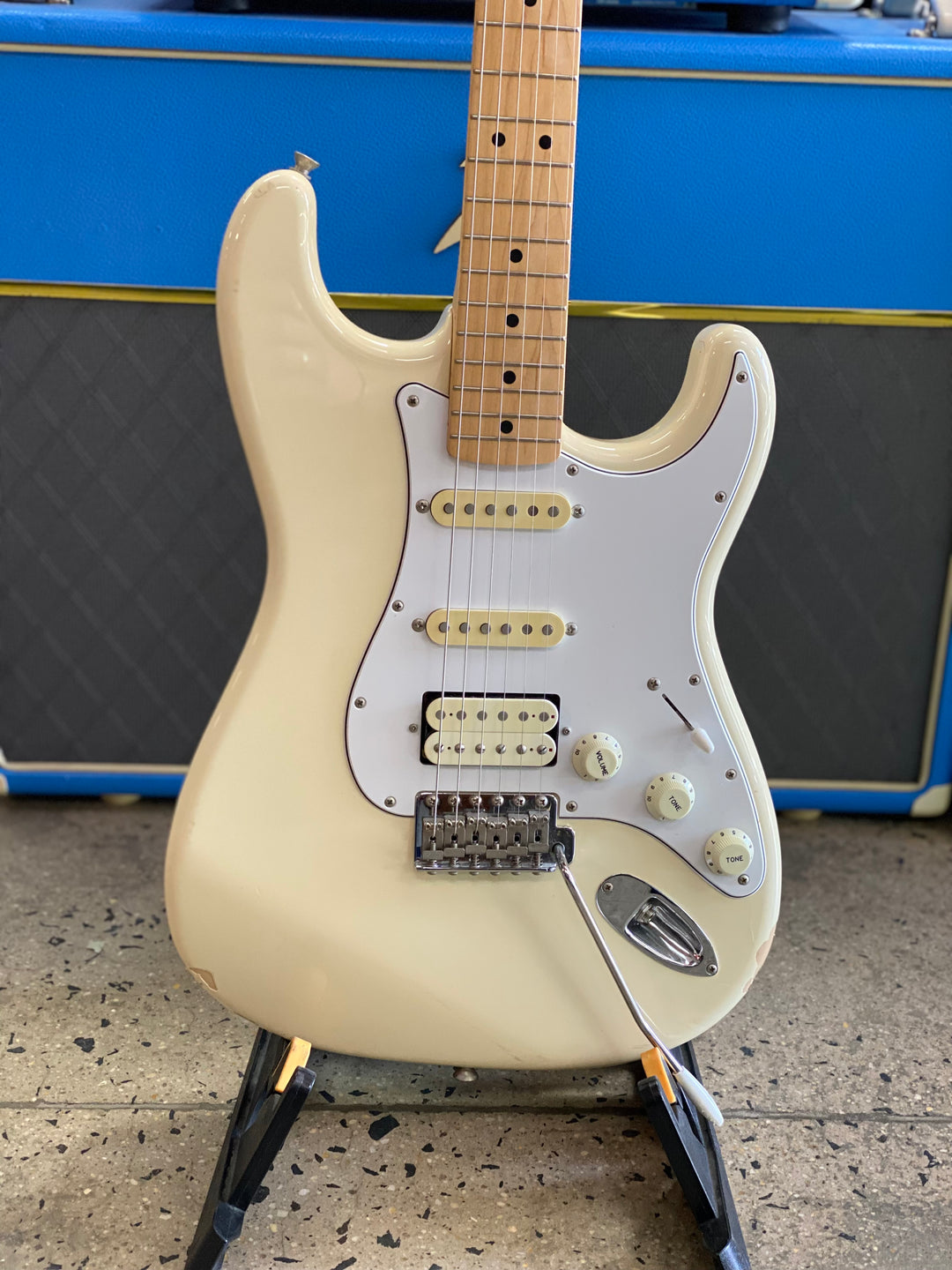 Fender 2013 HSS MIJ Stratocaster w/bag | White ***pre loved***