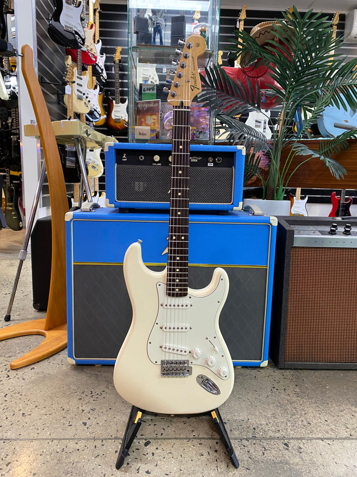 Fender 2017 MEX Stratocaster Standard RW AWT W/case ***Pre Loved***