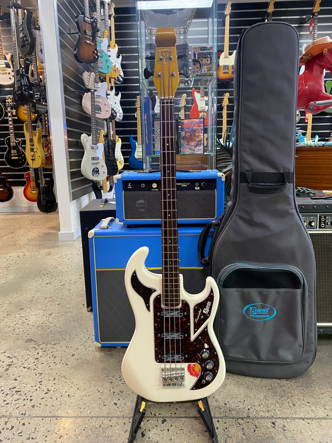 Burns London 2014 Shadows Bass Japan Exclusive Model w/bag | White ***pre loved***