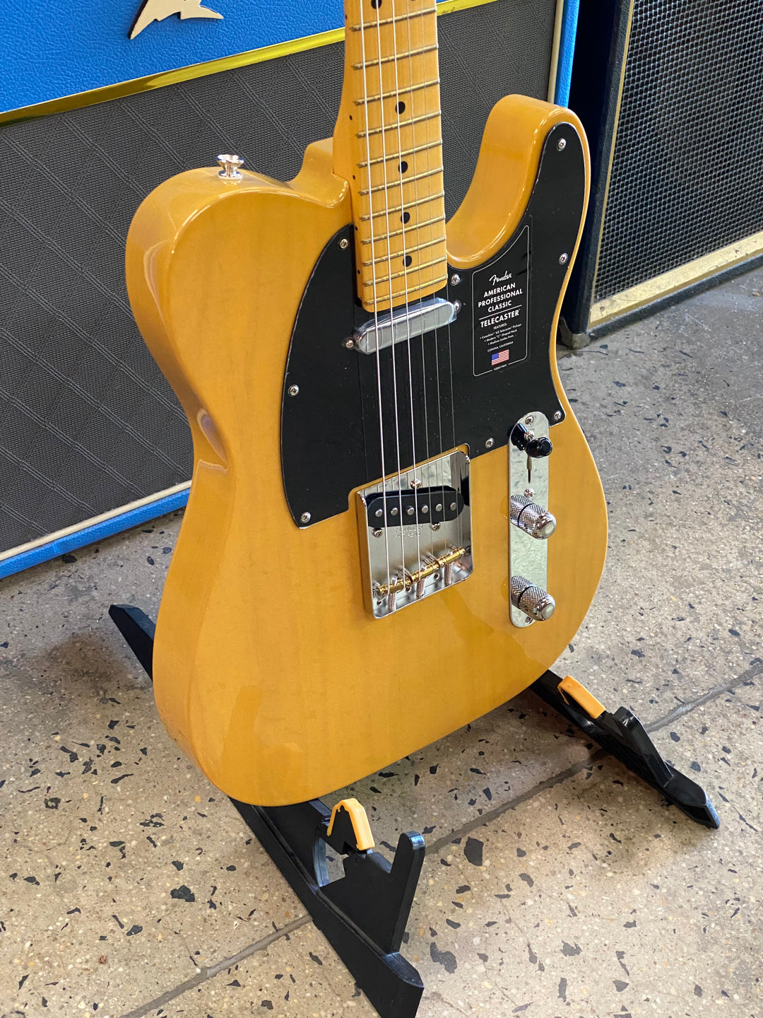 Fender American Pro Classic Tele Maple Neck | Butterscotch Blonde