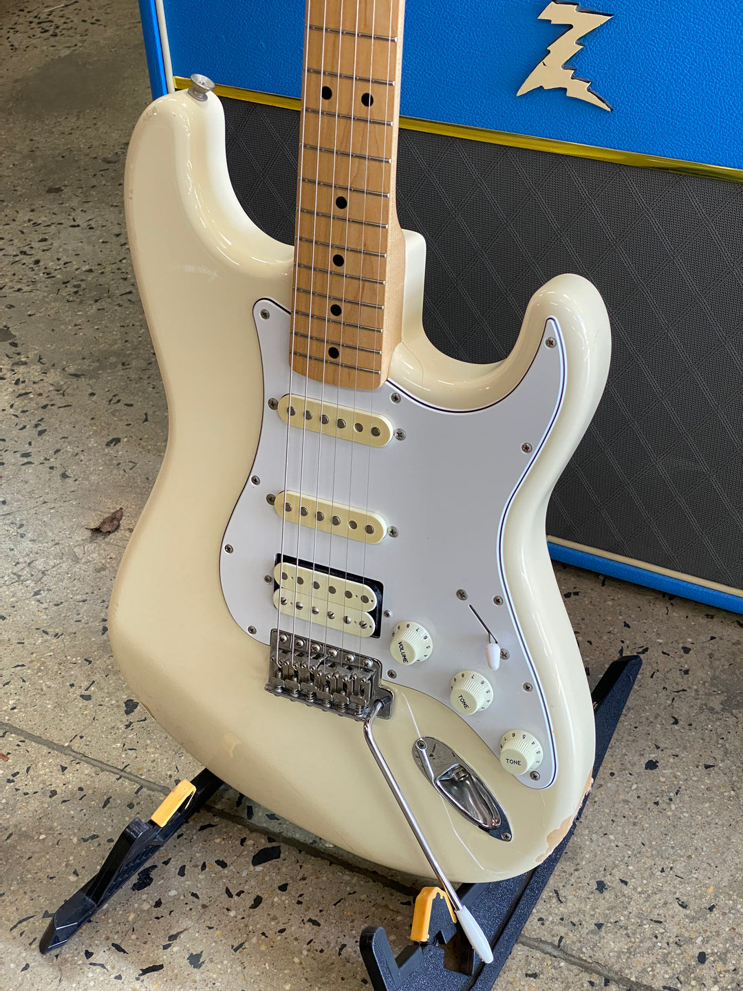 Fender 2013 HSS MIJ Stratocaster w/bag | White ***pre loved***