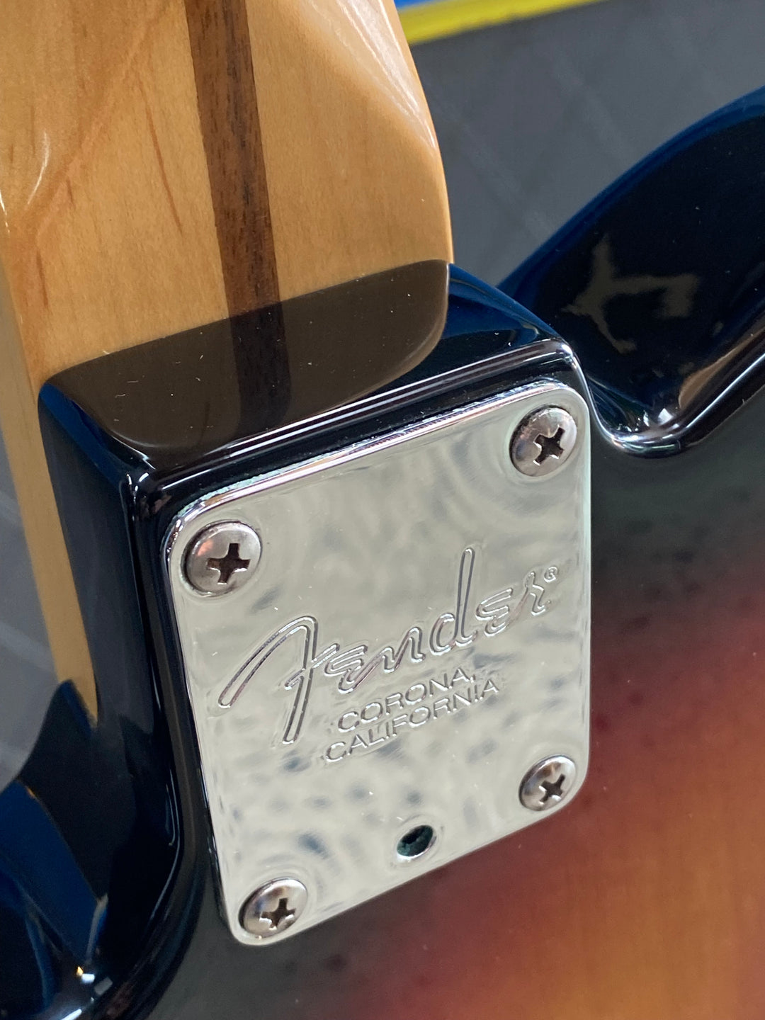 Fender USA 2004 American Series Telecaster Maple Neck Sunburst W/case ***Pre Loved***