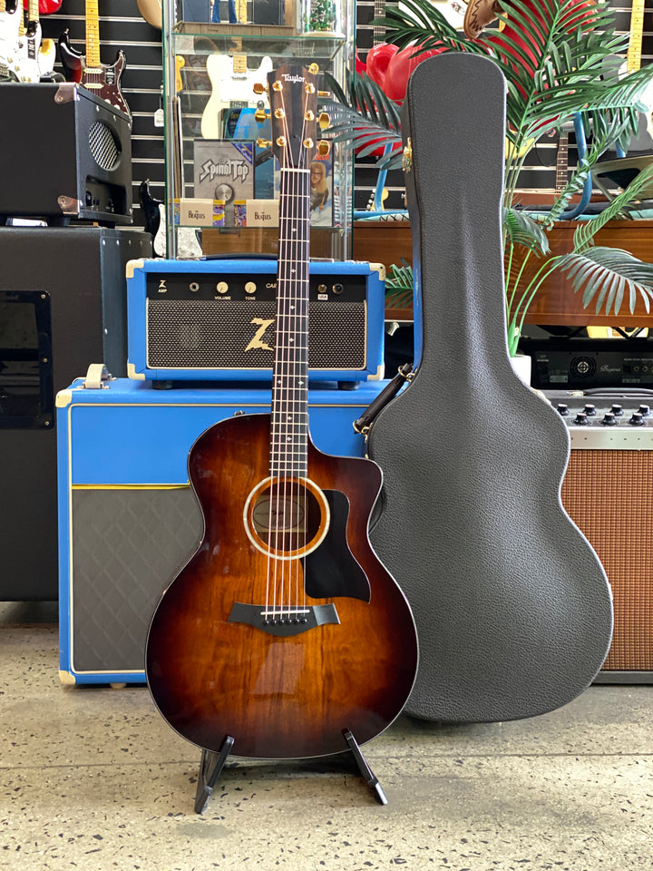 Taylor 224CE-K-DLX Acoustic Guitar w/case ***pre loved***