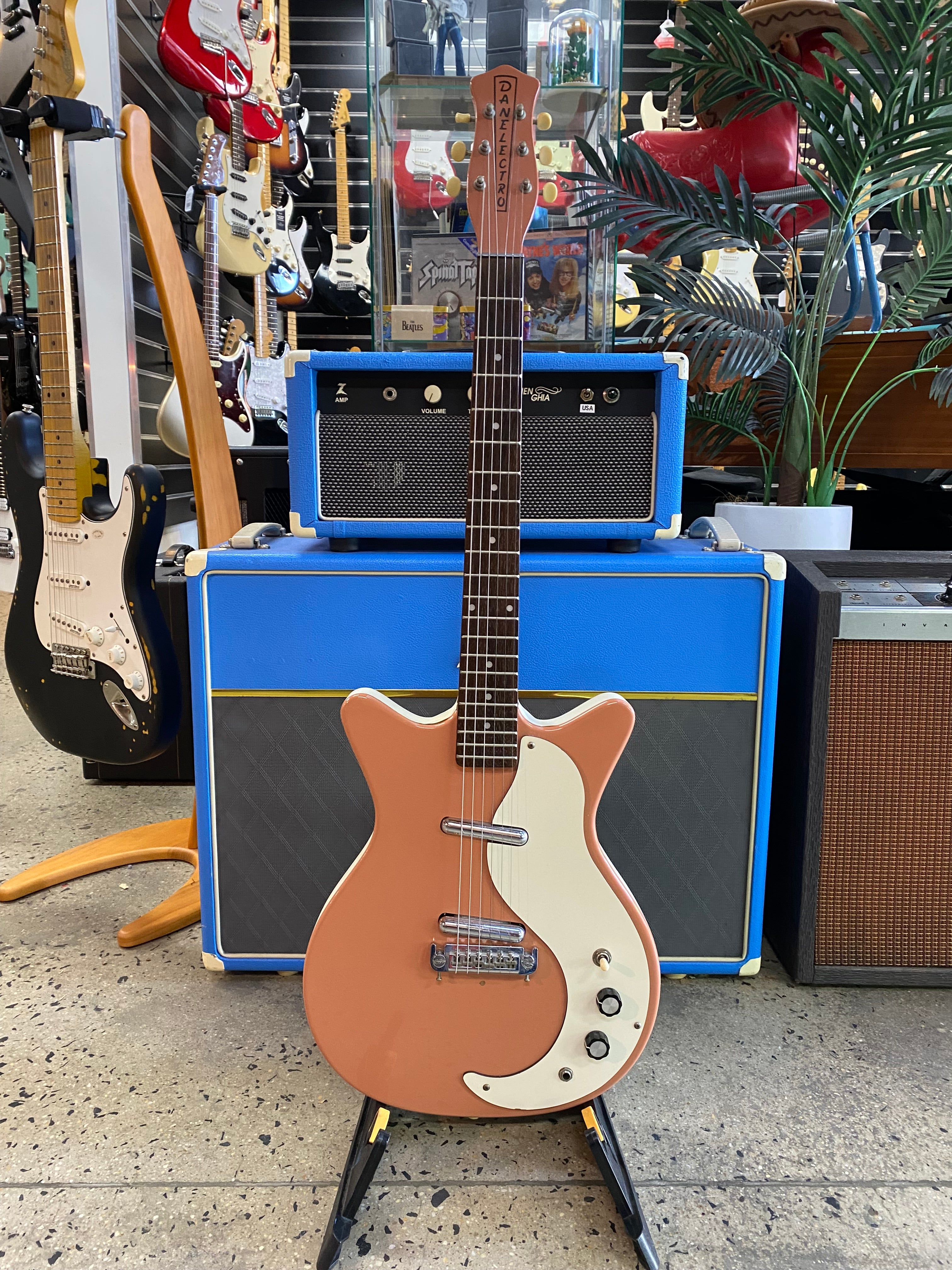Danelectro DC59 Electric Guitar wbag Salmon ***Pre Loved*** – A&B