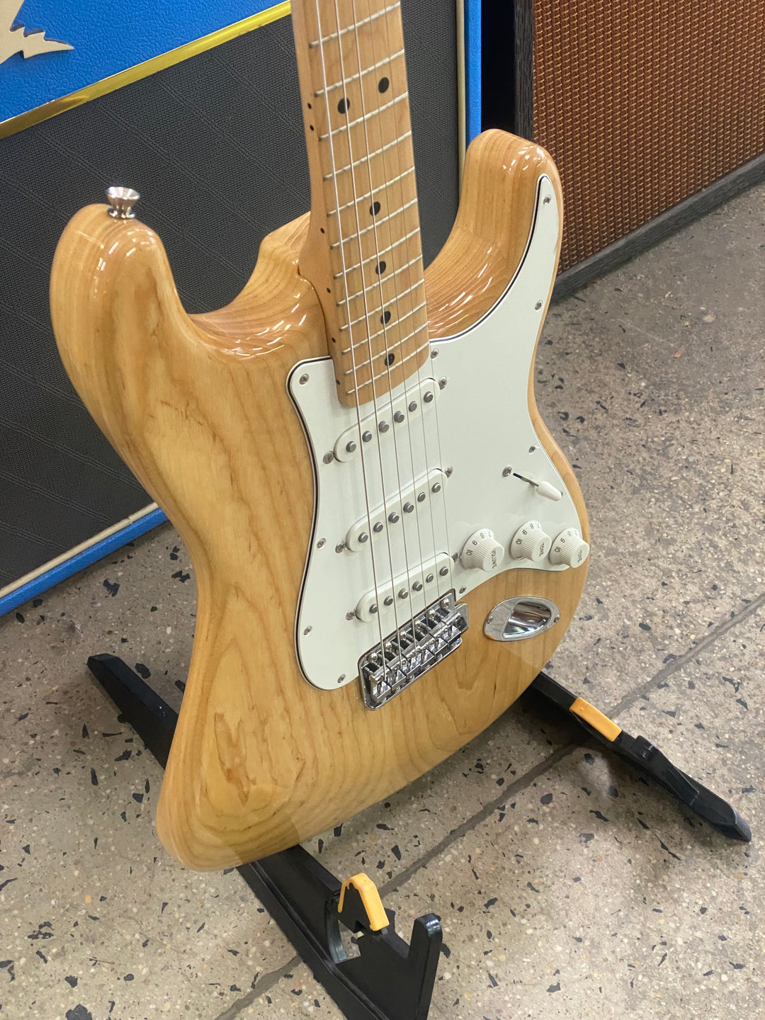 Fender MIJ 2023 Traditional 70s Stratocaster Maple Nat Ash W/bag ***Pre Loved***