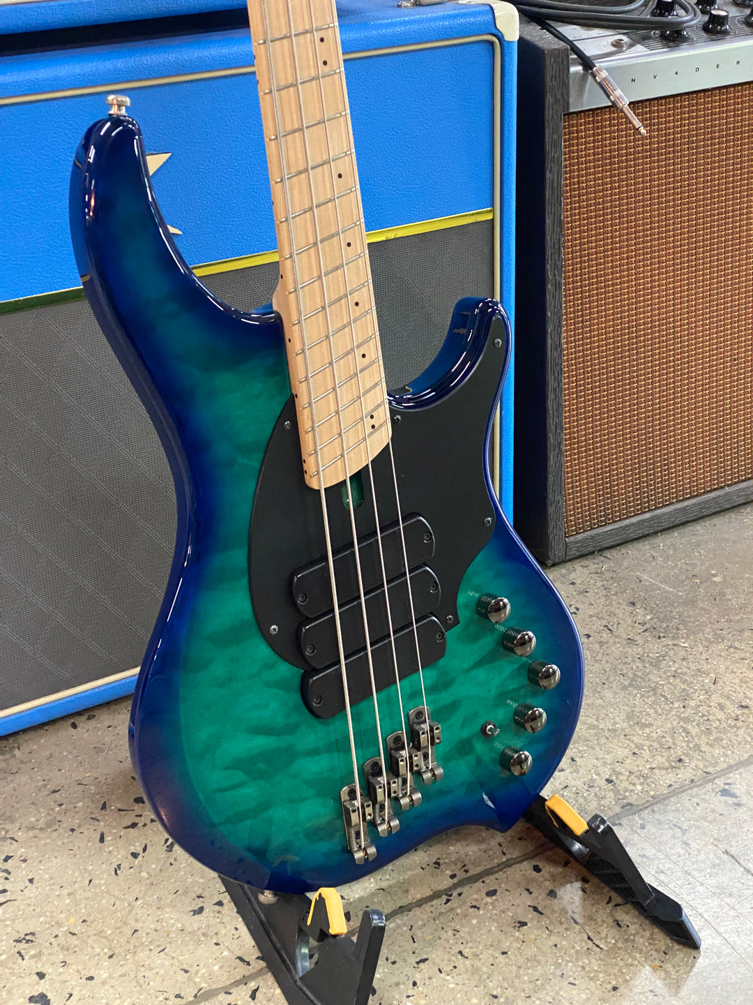 Dingwall Combustion 4 Electric Bass w/case | Whalepool Burst ***pre loved***