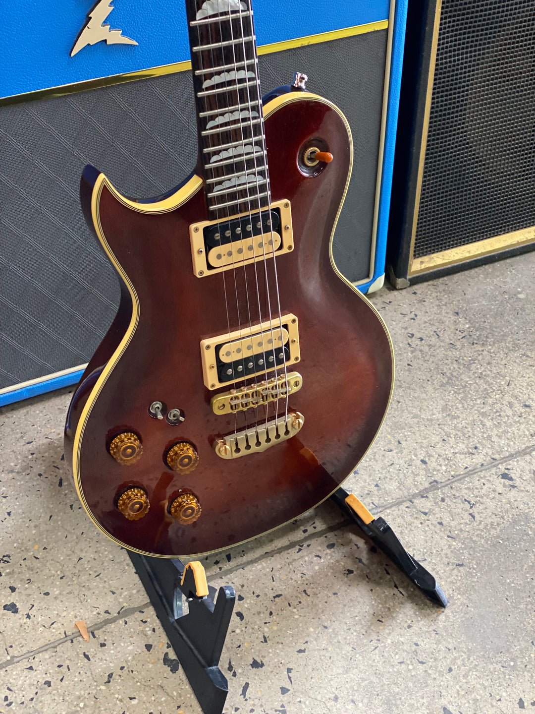 Aria Pro II 1984 PE-R80 Electric Left Hand w/bag
