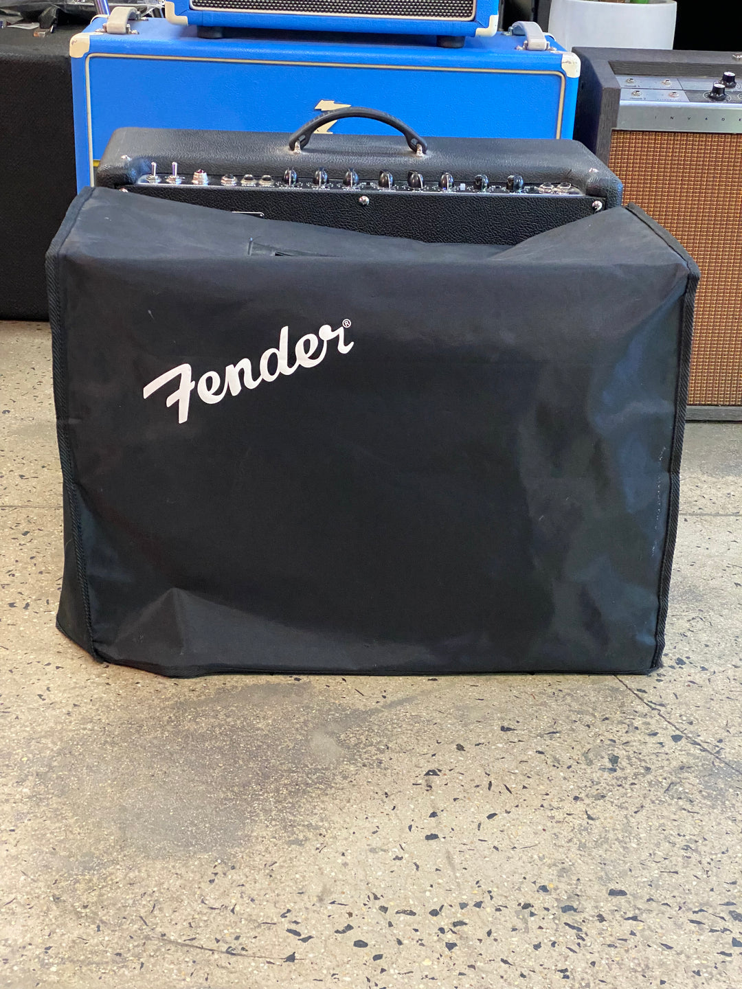Fender Hot Rod Deluxe 40W Amplifier w/cover ***pre loved***