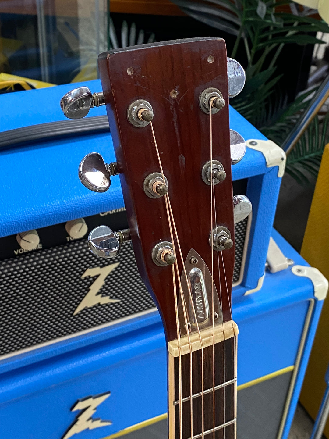 Amistar "Don" Resonator Guitar W/case ***pre loved***