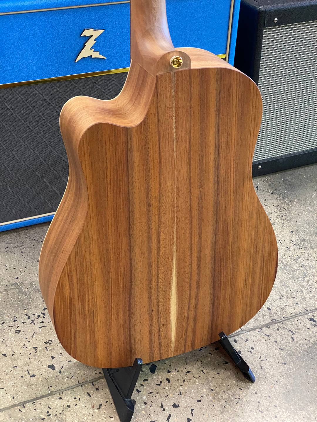 Cole Clark FL2EC Redwood Top with Australian Blackwood Back and Sides