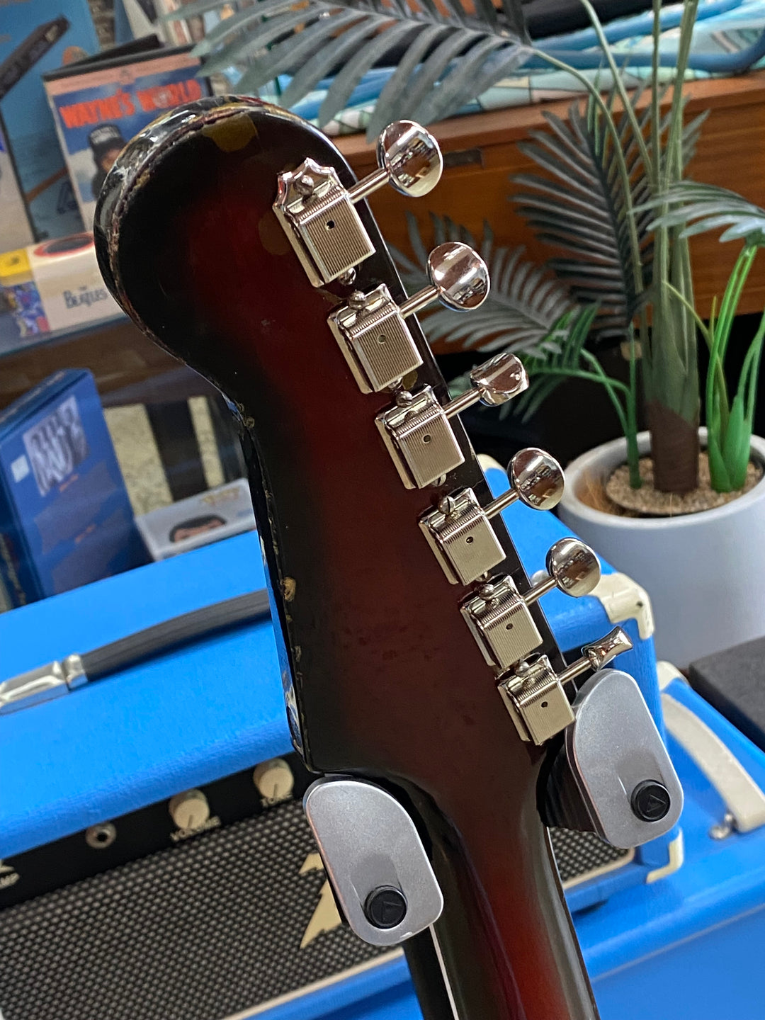 Cruscianelli Electric Guitar 1964 Elli Sound 4V *Modded* ***pre loved***