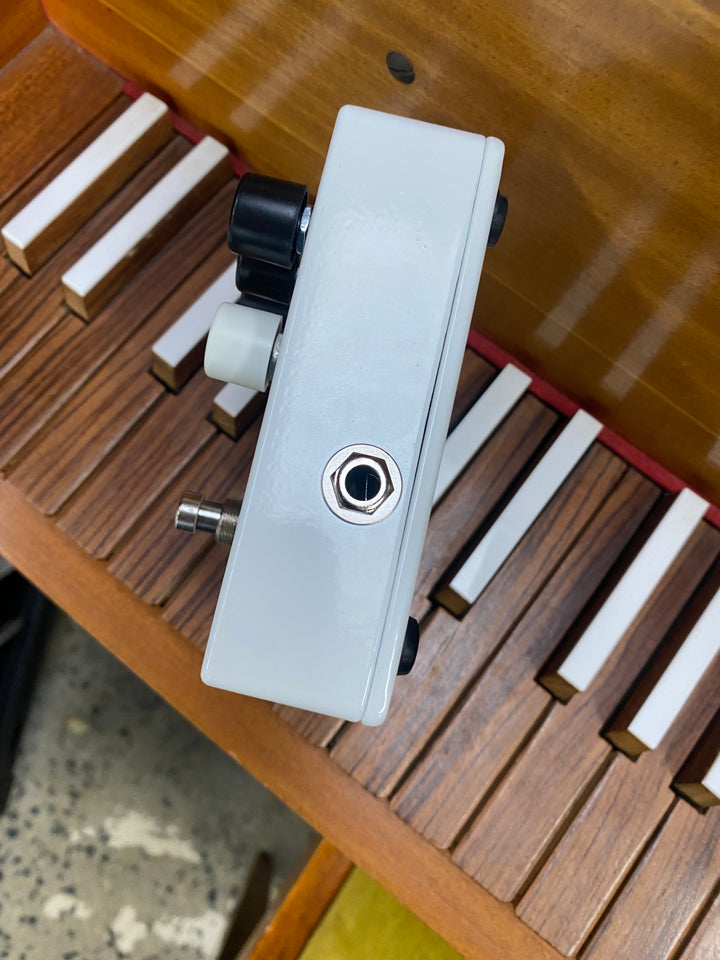 Electro-Harmonix Mel9 Tape Replay Machine Guitar Effects Pedal W/box ***Pre Loved***