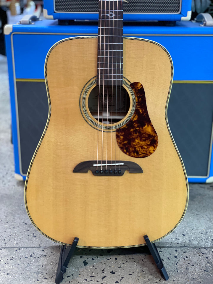 Alvarez Masterwork Dreadnought MD60 Herringbone
