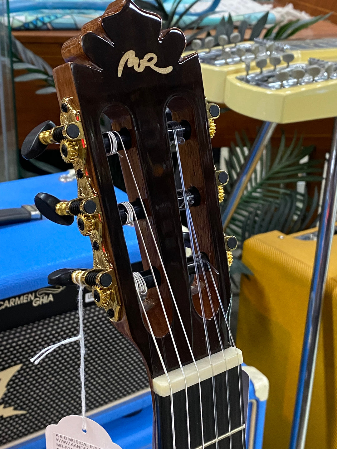 Manuel Rodriguez Concert 4/4 Gloss Superior B-C Cedar / Flamed Eukalyptus