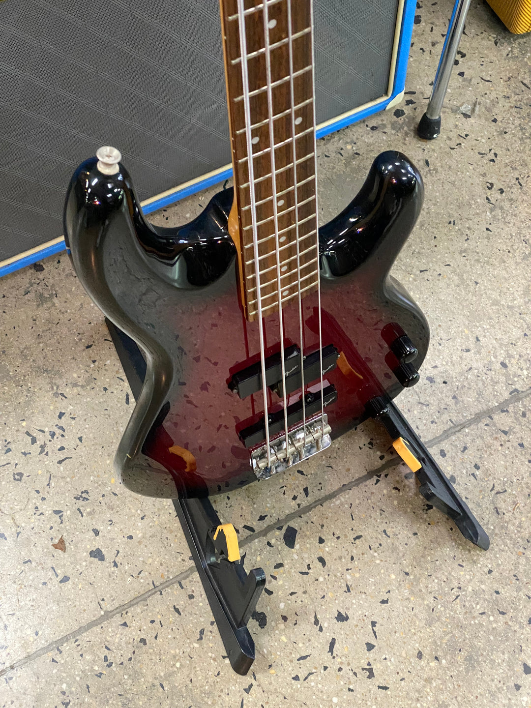 Squier MIJ '94-95 SPJ-39 Medium Scale P Bass W/bag Pre Loved