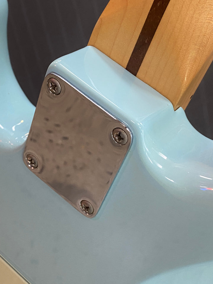 Fender 2019 Sixty-Six Alternate Reality Series Daphne Blue W/case ***Pre Loved***
