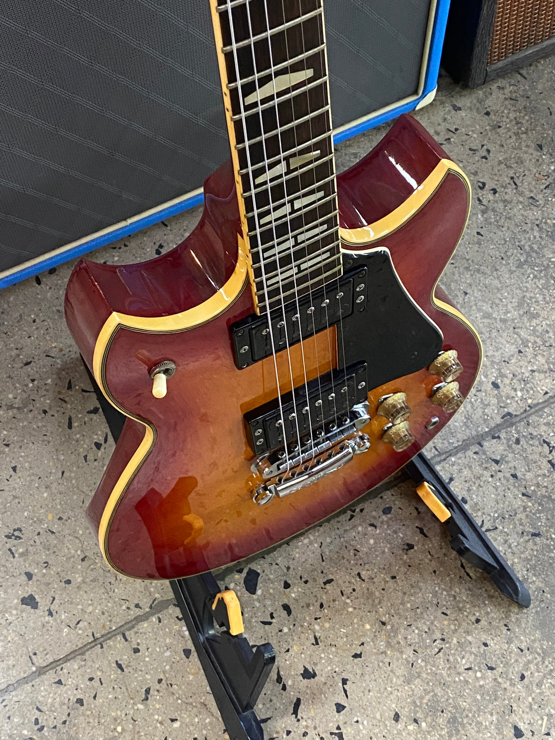 Yamaha 1979 SG700 w/bag | Sunburst ***pre loved***