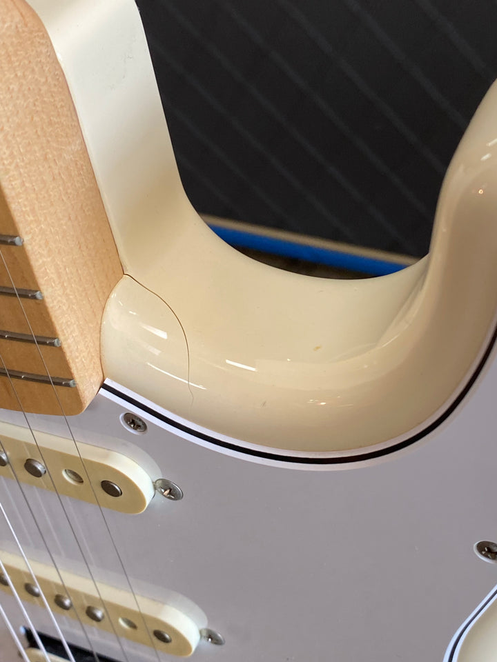 Fender 2013 HSS MIJ Stratocaster w/bag | White ***pre loved***