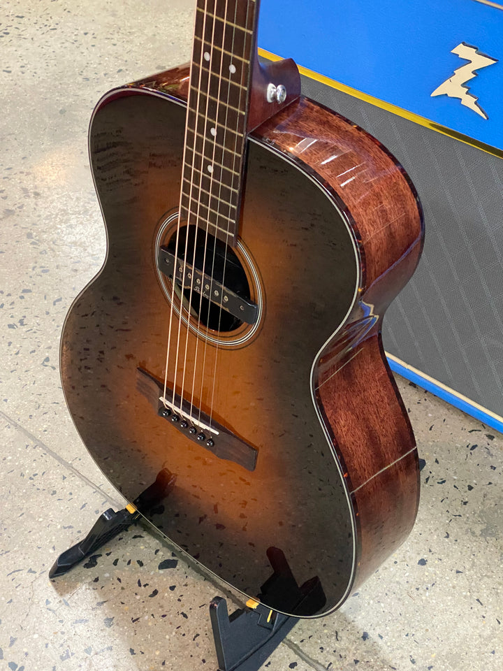 Cort L300V-F-SB  Acoustic Guitar Sunburst W/pickup W/case ***Pre Loved***