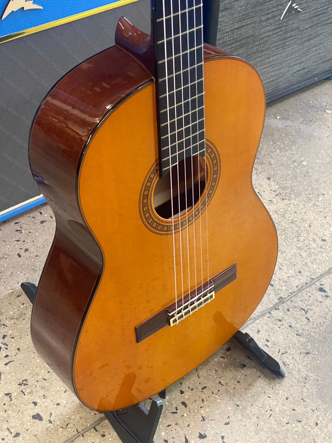 Yamaha CG-130 Classical Guitar w/case ***Pre Loved***