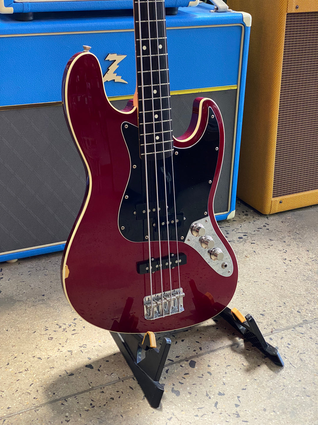 Fender 2007-10 Aerodyne Jazz Bass AJB Candy Apple Red W/bag ***Pre Loved***