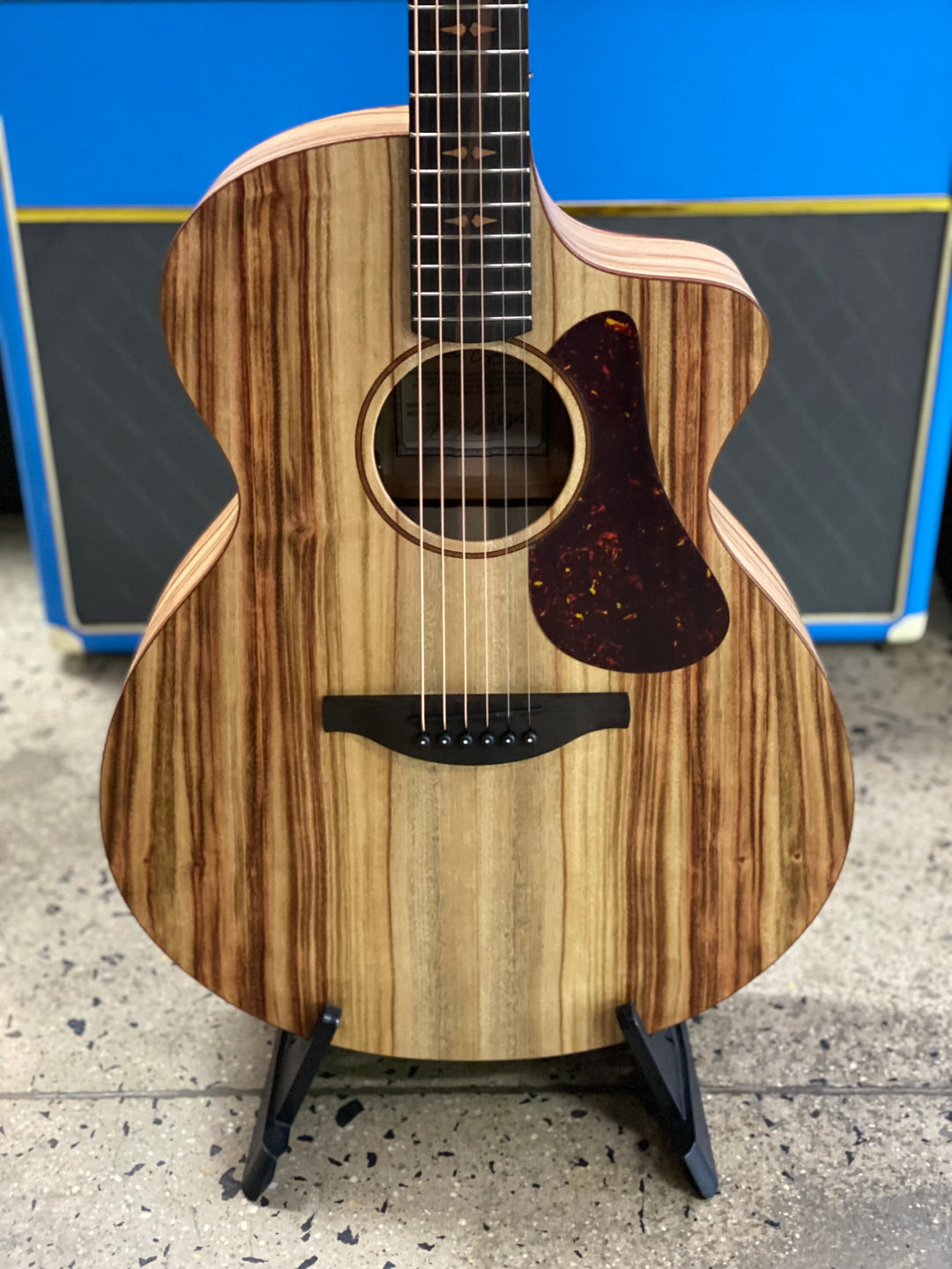 Fenech Guitars Grand Auditorium Cutaway Camphor