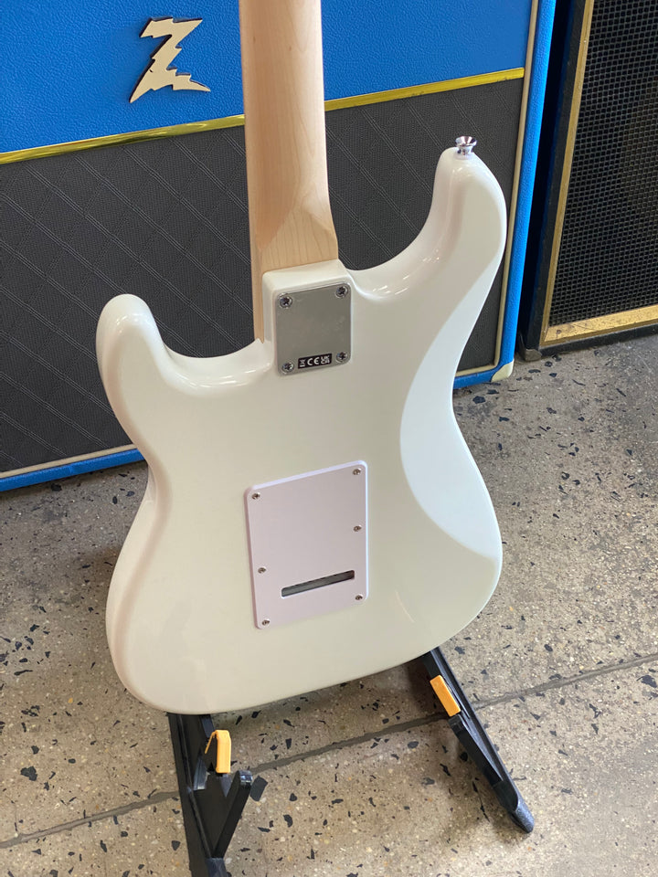 Squier FSR Sonic Strat MN | Arctic White