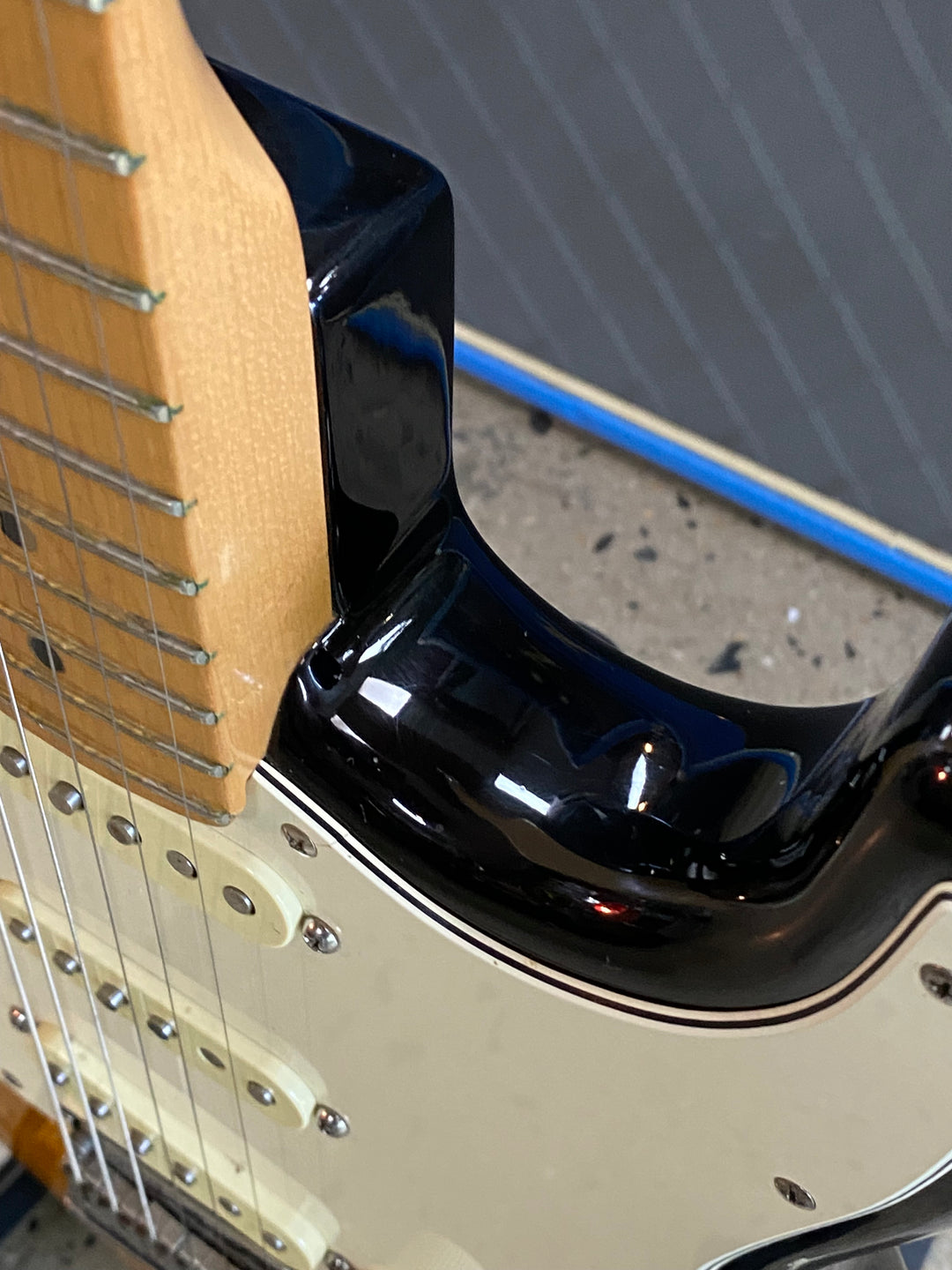 Fender 2001 American Standard Stratocaster Maple Neck 2TSB W/case **Pre Loved**